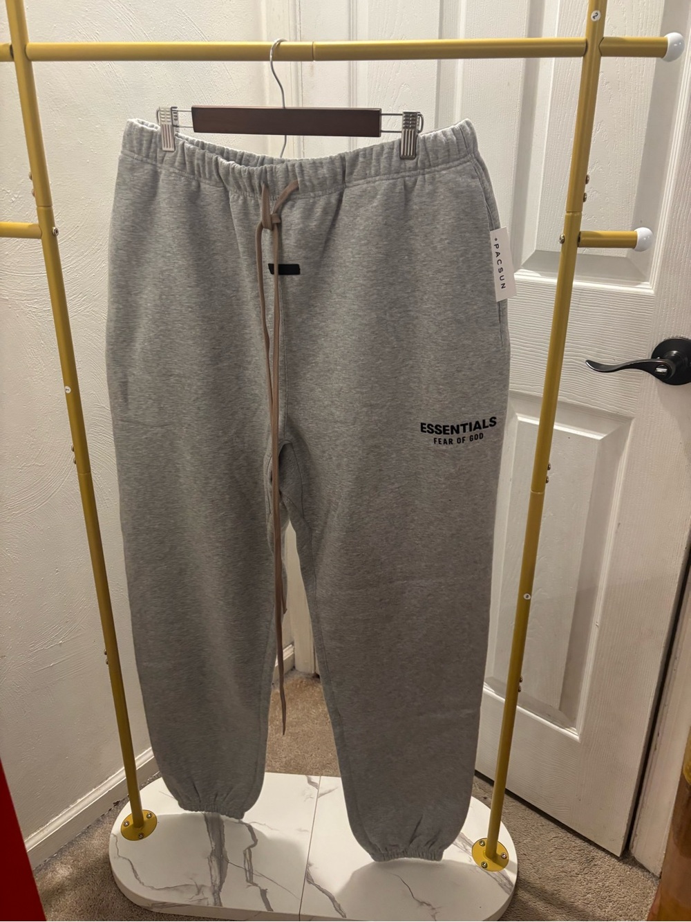 XL Fear of God ESSENTIALS Sweatpants